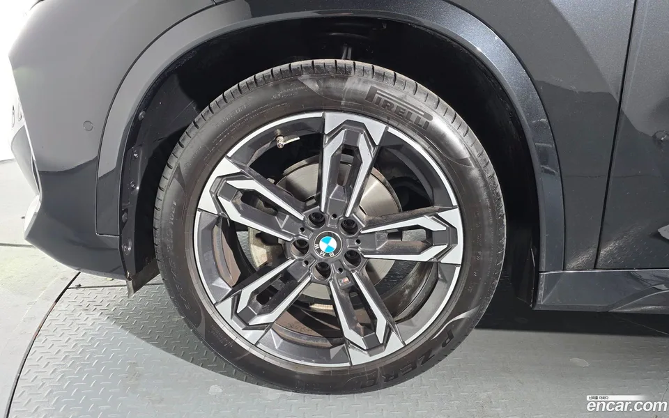 BMW X1 sDrive 20i M 2023 — миниатюра 5