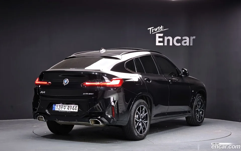 BMW X4 xDrive20i M 2023 — миниатюра 2