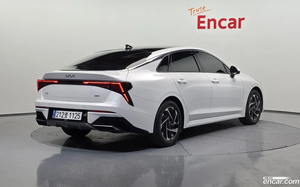 Kia K5 Hybrid 2024 — миниатюра 2