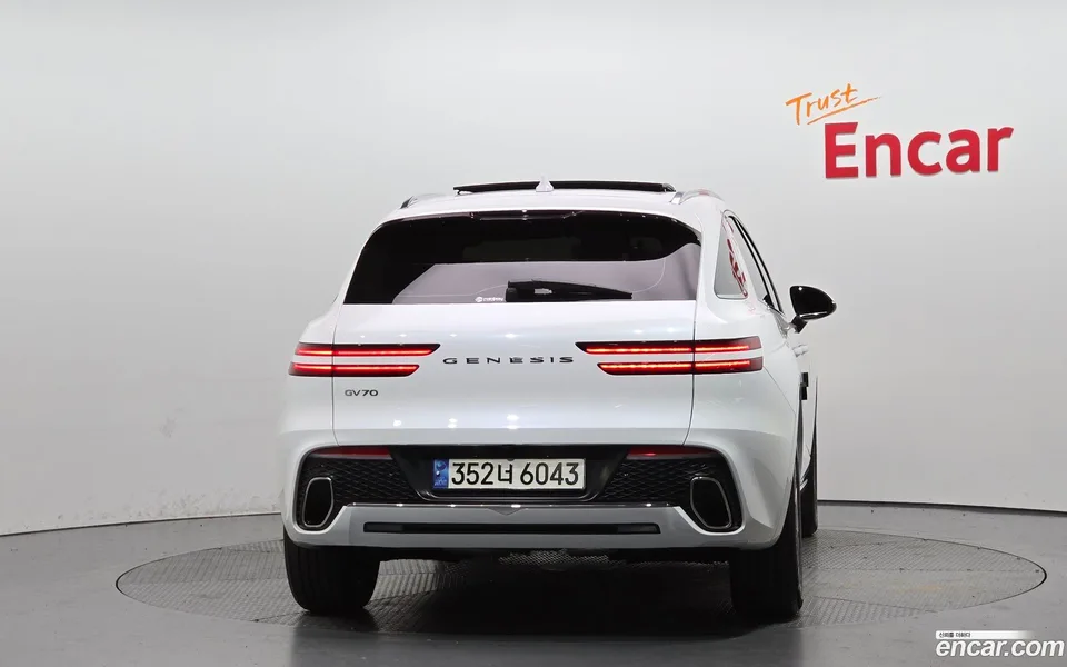 Genesis GV70 2.5T 2WD 2023 — миниатюра 4