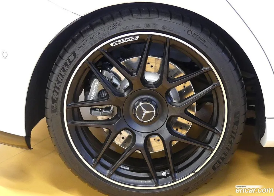 Mercedes-Benz A-Class AMG A45 4MATIC+ 2023 — миниатюра 5