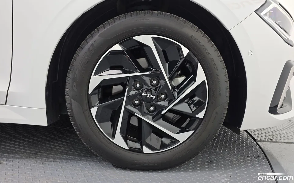 Kia K5 Hybrid 2024 — миниатюра 5