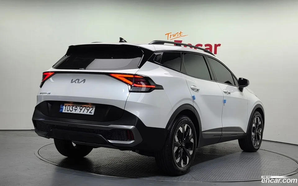 Kia Sportage 1.6 2WD 2023 — миниатюра 2