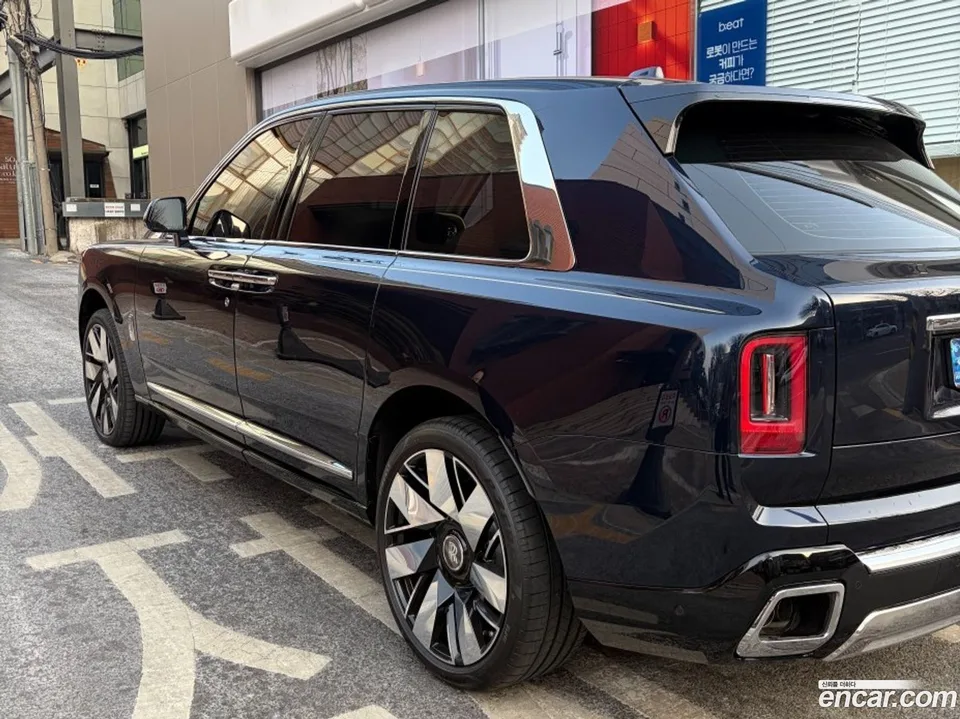 Rolls-Royce Cullinan 6.7 V12 2025 — миниатюра 2