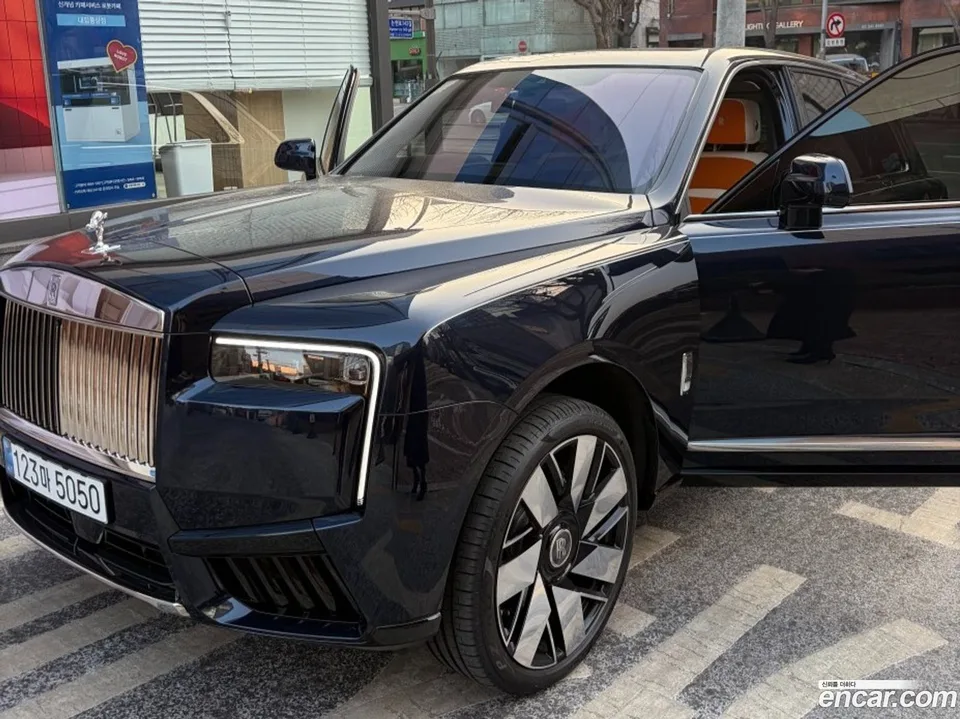 Rolls-Royce Cullinan 6.7 V12 2025 — миниатюра 3