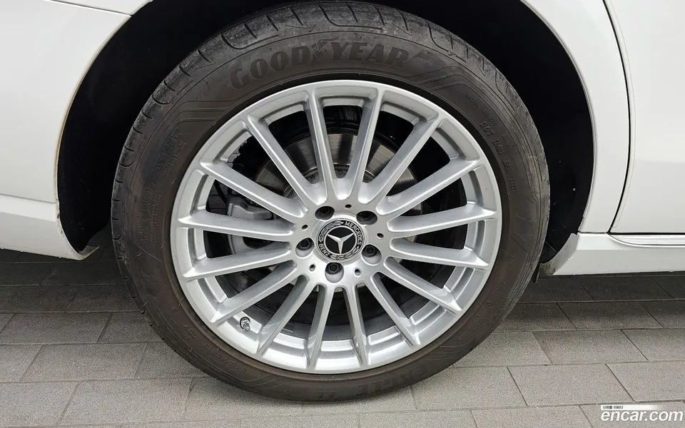 Mercedes-Benz E-Class E250 2022 — миниатюра 5