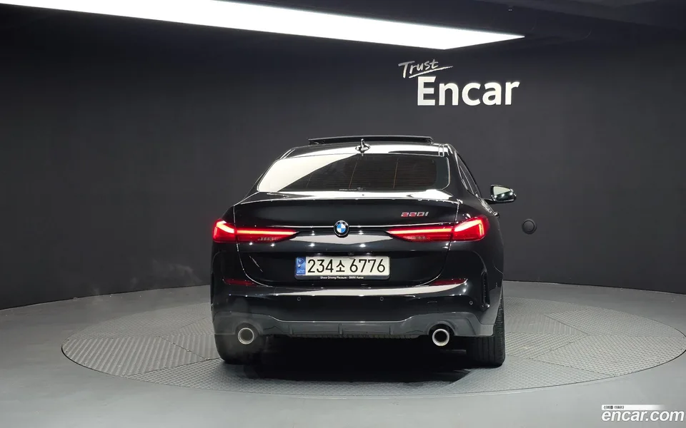 BMW 2 Series Gran Coupe 220i M 2023 — миниатюра 4