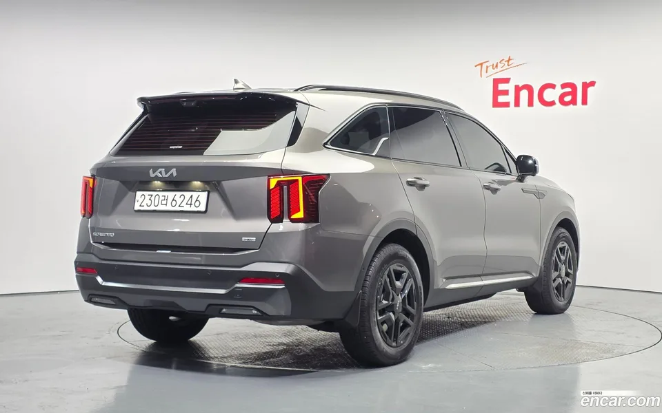 Kia Sorento HEV 1.6 2WD 2023 — миниатюра 2