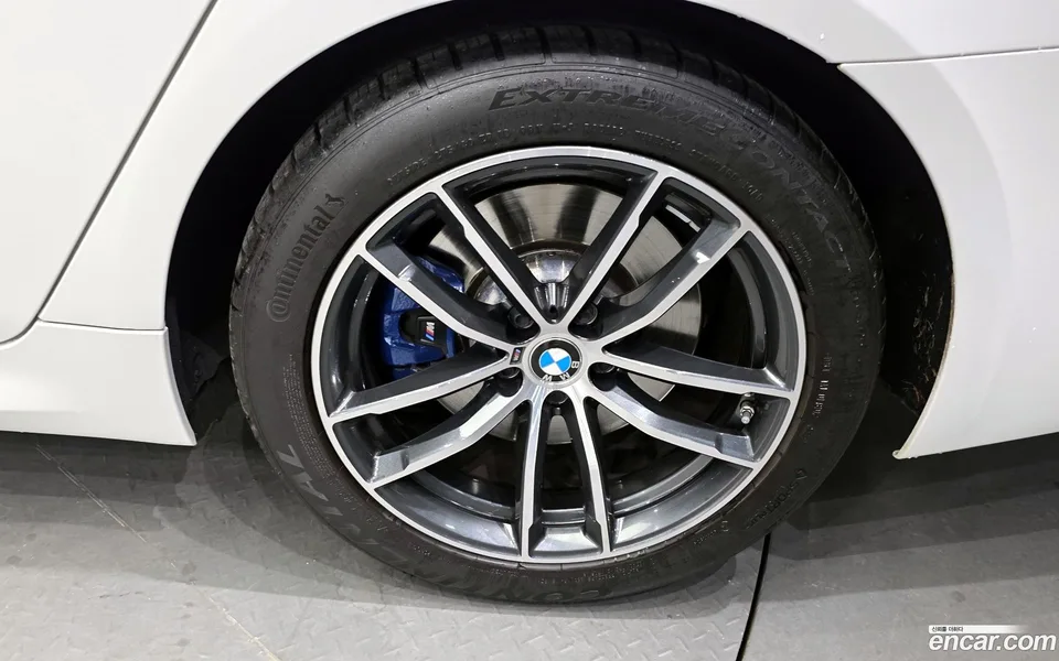 BMW 5 Series 520i M 2023 — миниатюра 5