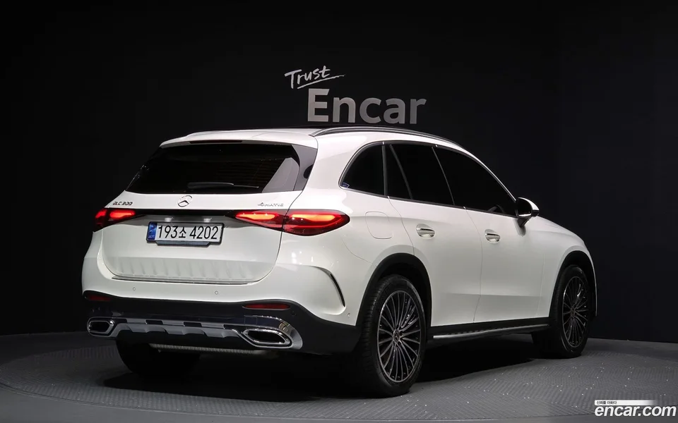 Mercedes-Benz GLC-Class GLC300 4MATIC AMG Line 2024 — миниатюра 2