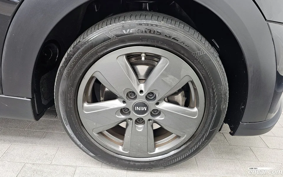 MINI Cooper 5 2023 — миниатюра 5