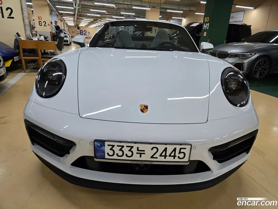 Porsche 911 (992) 4 GTS 2023 — миниатюра 2