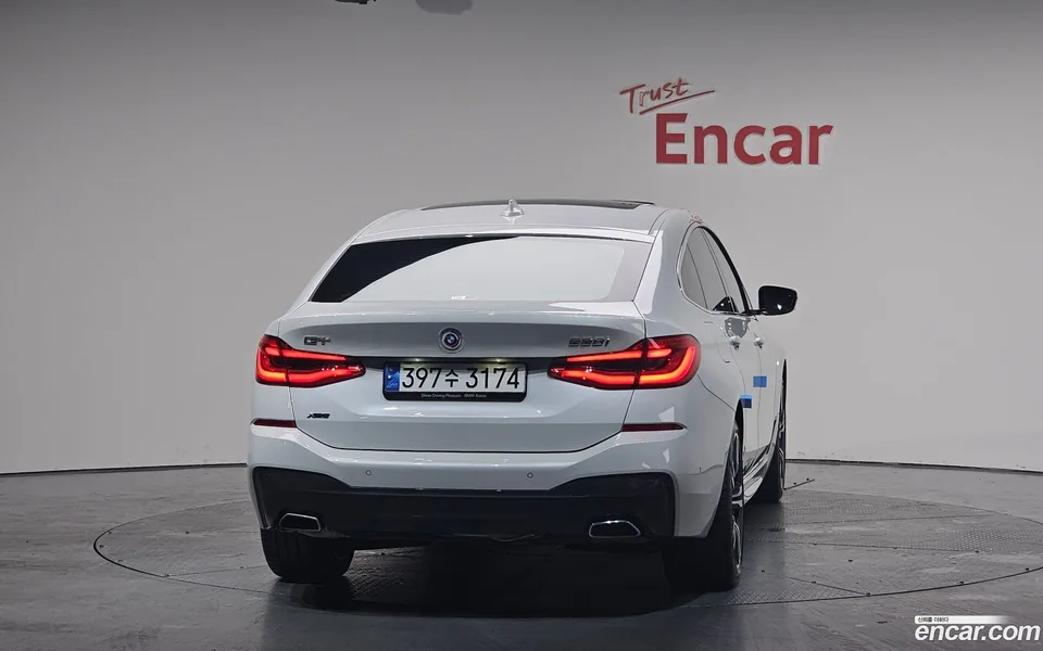 BMW 6 Series GT 630i xDrive M 2023 — миниатюра 4