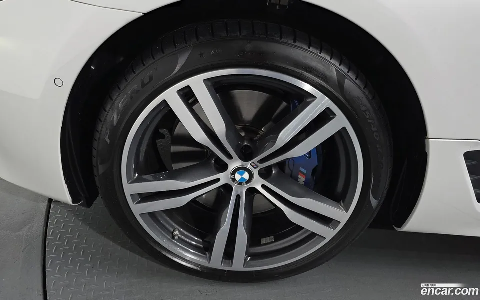 BMW 6 Series GT 630i xDrive M 2023 — миниатюра 5