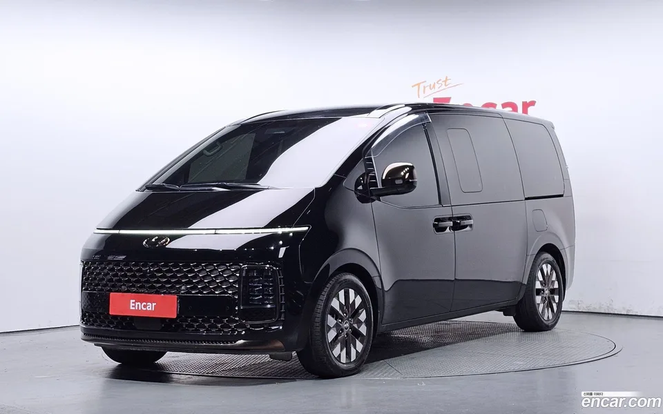Hyundai Staria 4WD 9 2022 — фото 1, купить с доставкой в Москву