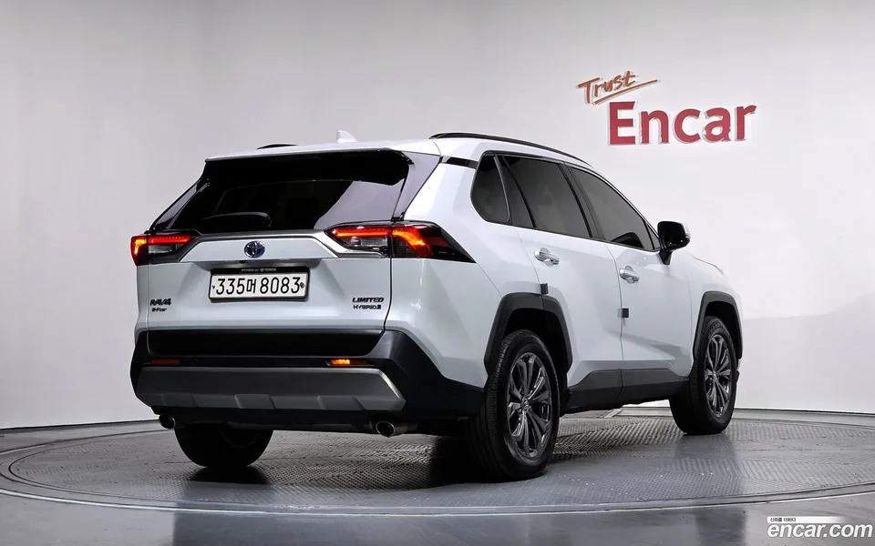 Toyota RAV4 2.5 4WD LTD 2023 — миниатюра 2