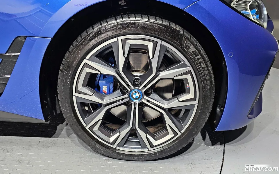 BMW i4 eDrive40 M 2023 — миниатюра 5