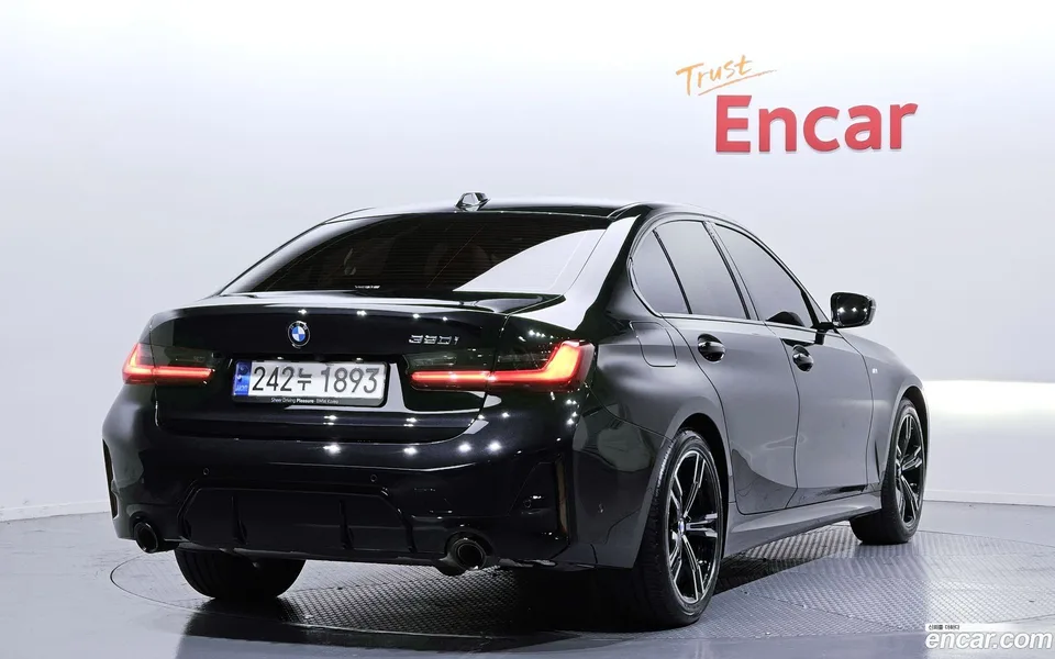 BMW 3 Series 320i M 2024 — миниатюра 2
