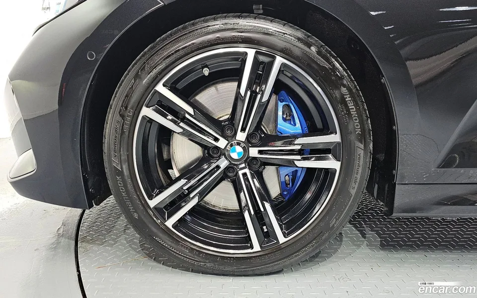 BMW 3 Series 320i M 2024 — миниатюра 5
