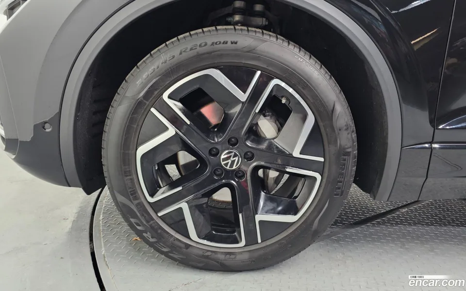 Volkswagen Touareg 3.0 TDI 2024 — миниатюра 5