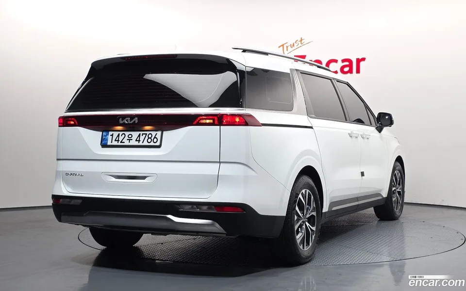Kia Carnival 9 2022 — миниатюра 2