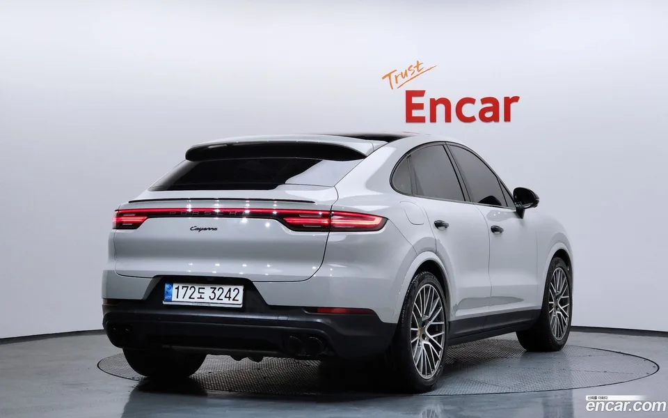 Porsche Cayenne 3.0 2022 — миниатюра 2