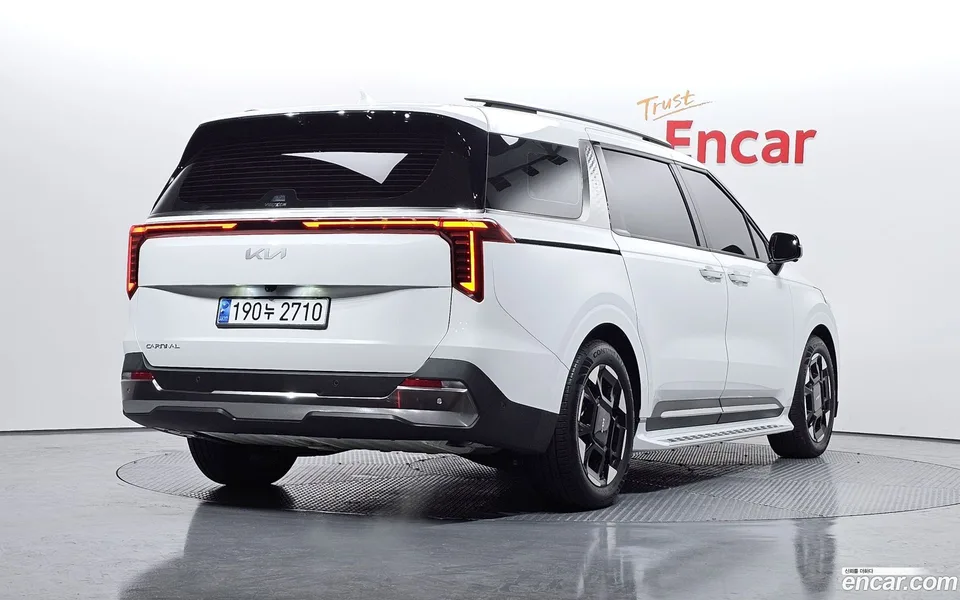 Kia Carnival 9 2023 — миниатюра 2