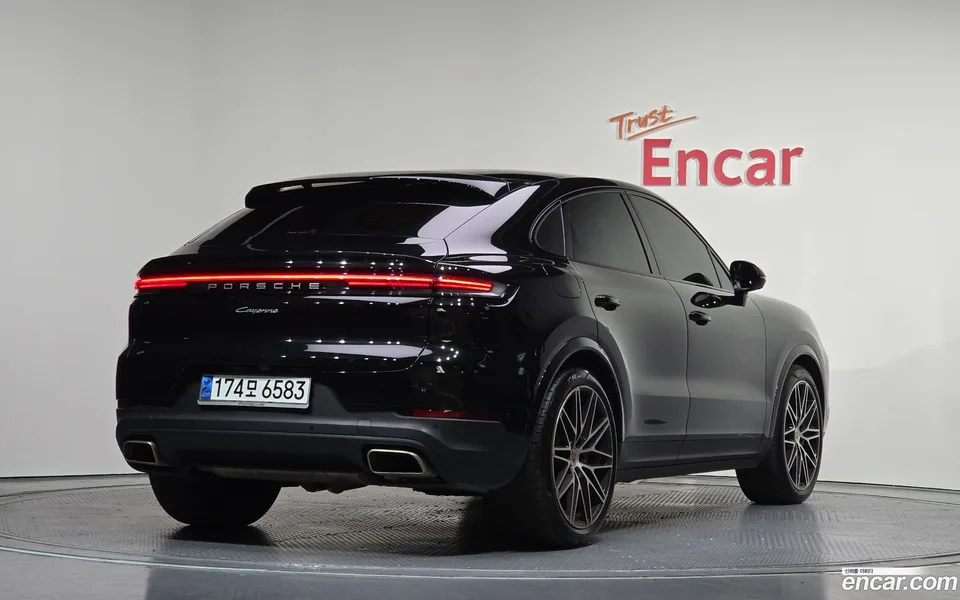 Porsche Cayenne 3.0 2023 — миниатюра 2