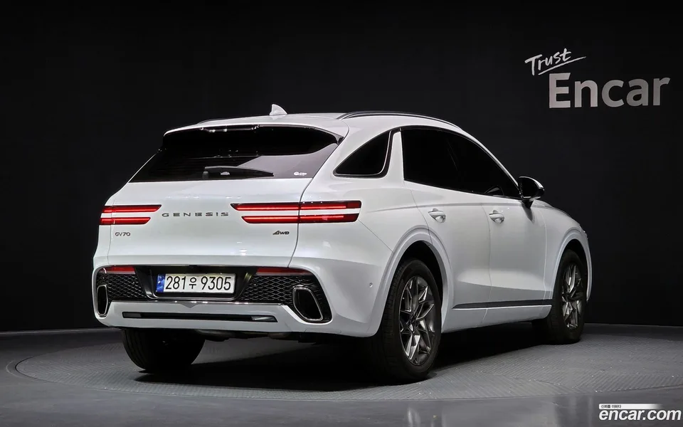 Genesis GV70 2.5T AWD 2023 — миниатюра 2