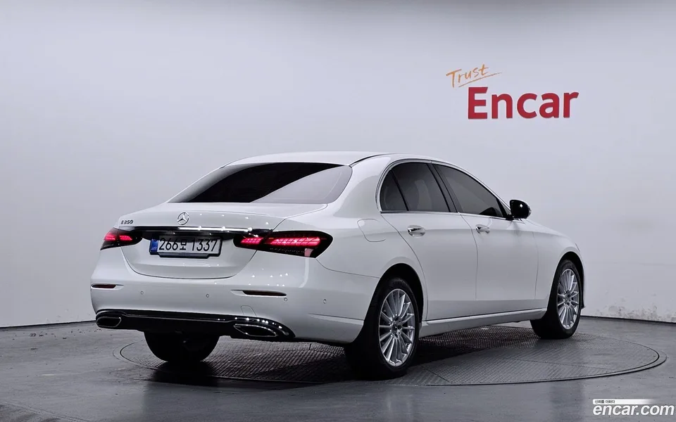 Mercedes-Benz E-Class E250 2023 — миниатюра 2