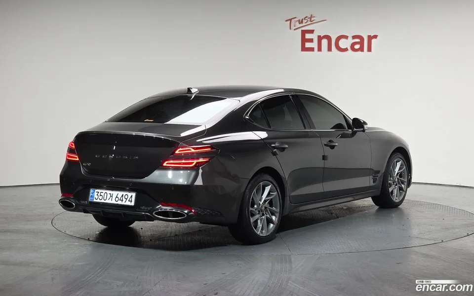 Genesis G70 2.5T 2WD 2023 — миниатюра 2
