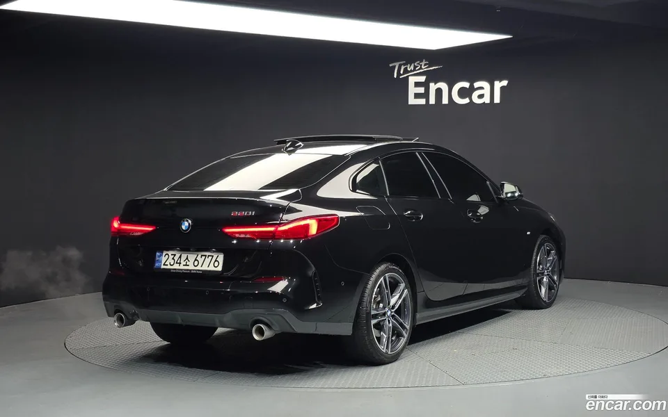 BMW 2 Series Gran Coupe 220i M 2023 — миниатюра 2