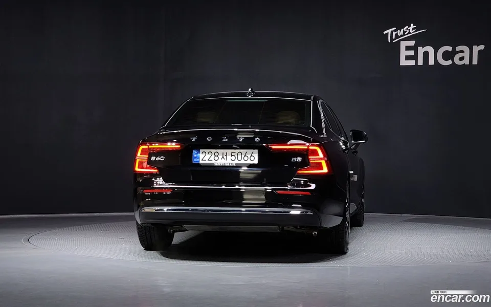 Volvo S60 B5 2023 — миниатюра 4