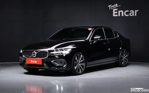 Volvo S60 2023 купить в Москве
