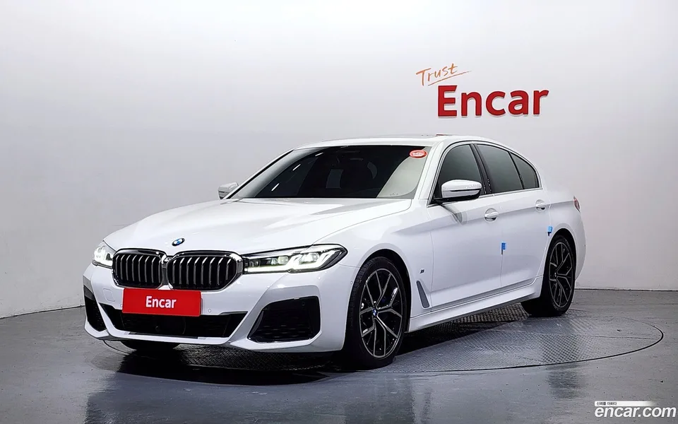 BMW 5 Series 530i M 2022 — фото 1, купить с доставкой в Москву