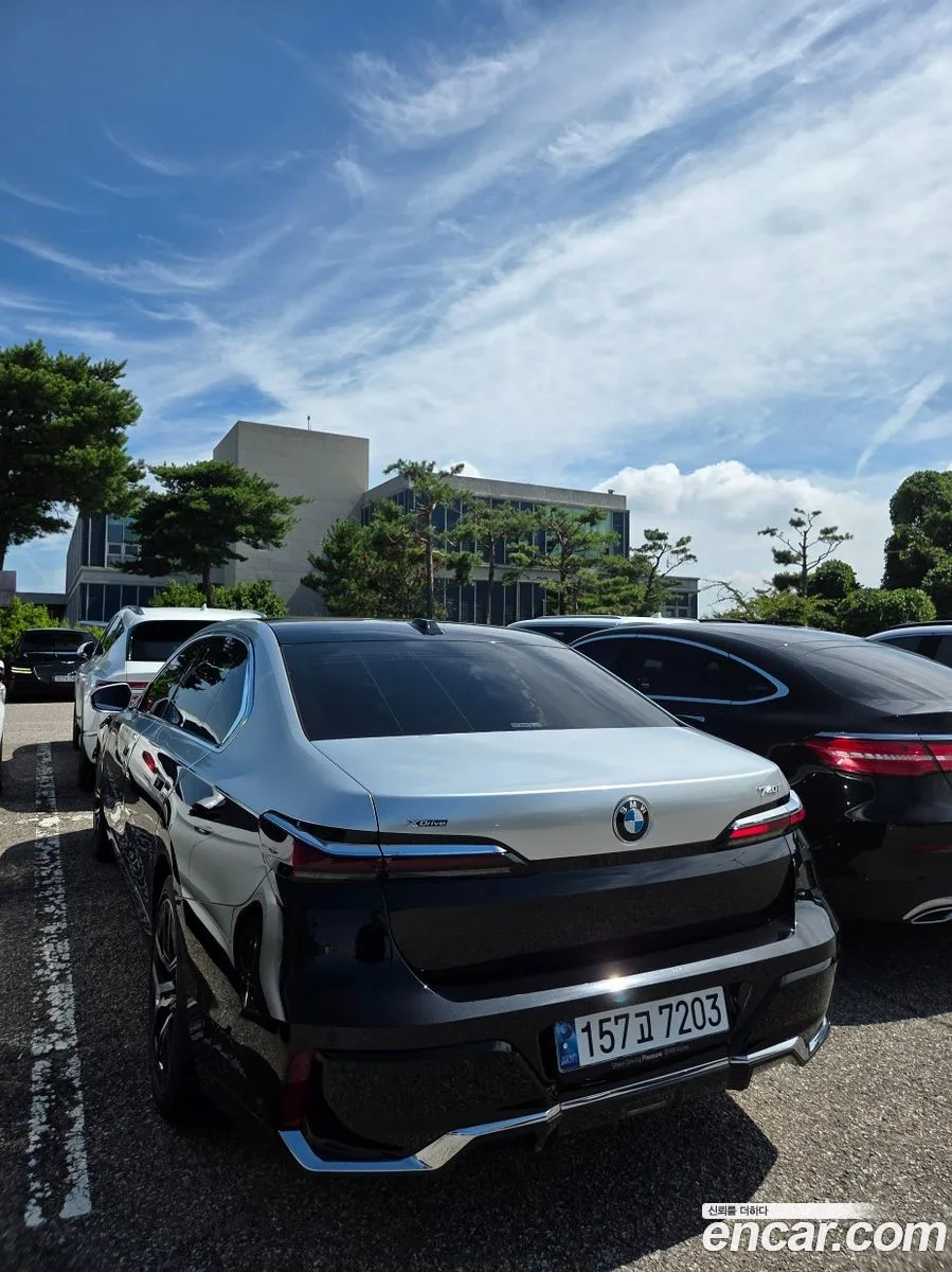BMW 7 Series 740i xDrive M 2024 — миниатюра 2