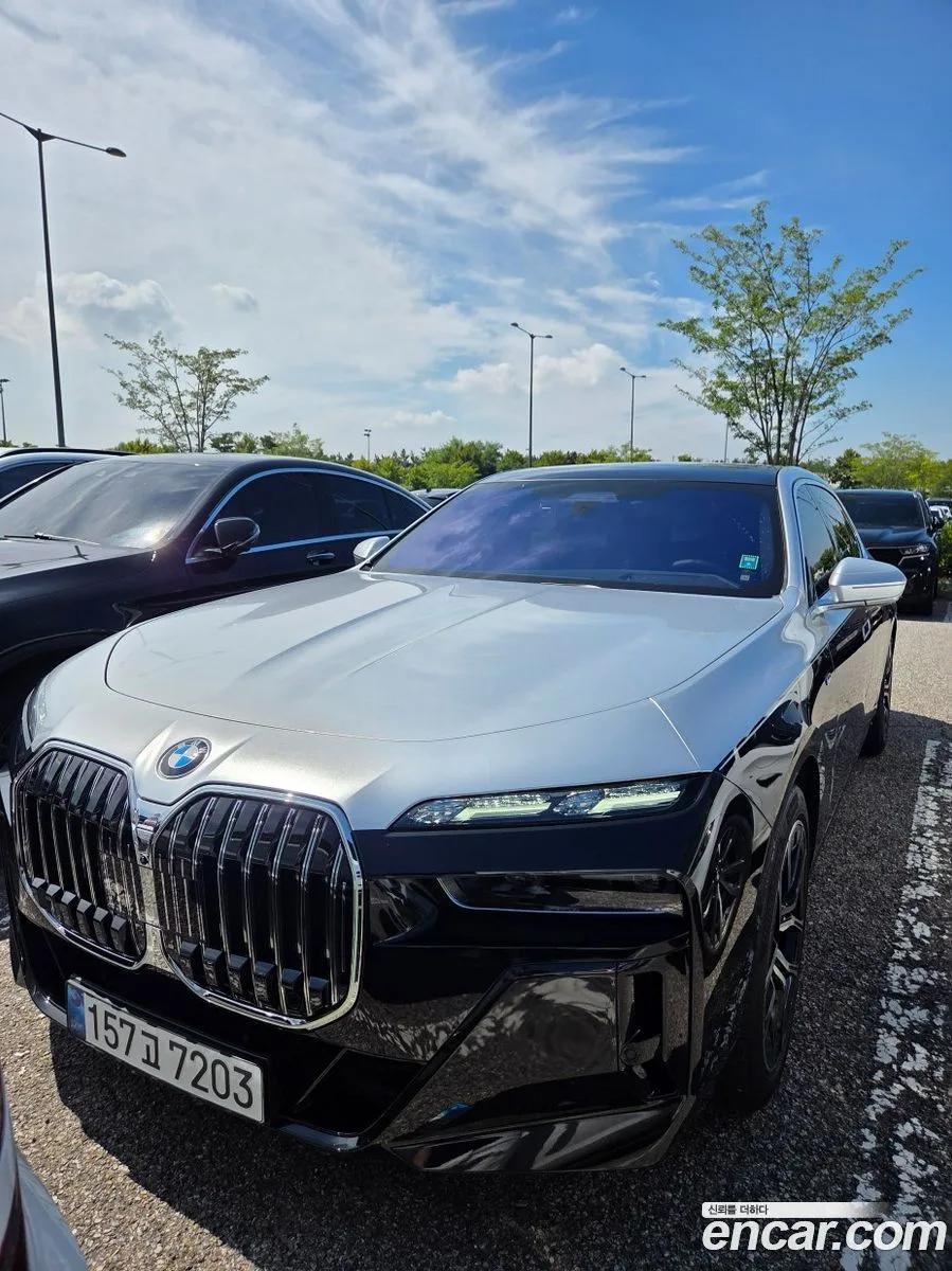 BMW 7 Series 740i xDrive M 2024 — фото 1, купить с доставкой в Москву