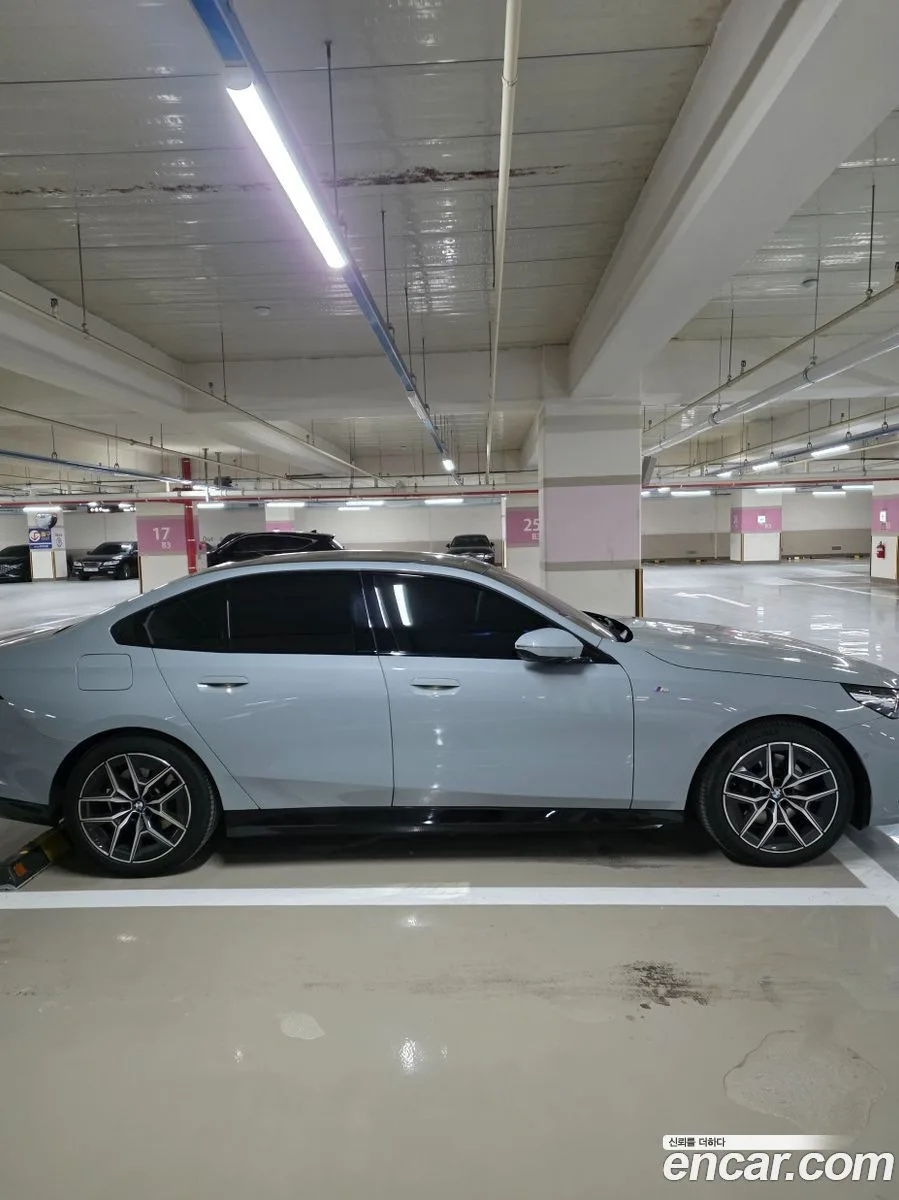 BMW 5 Series 520i M 2025 — миниатюра 5