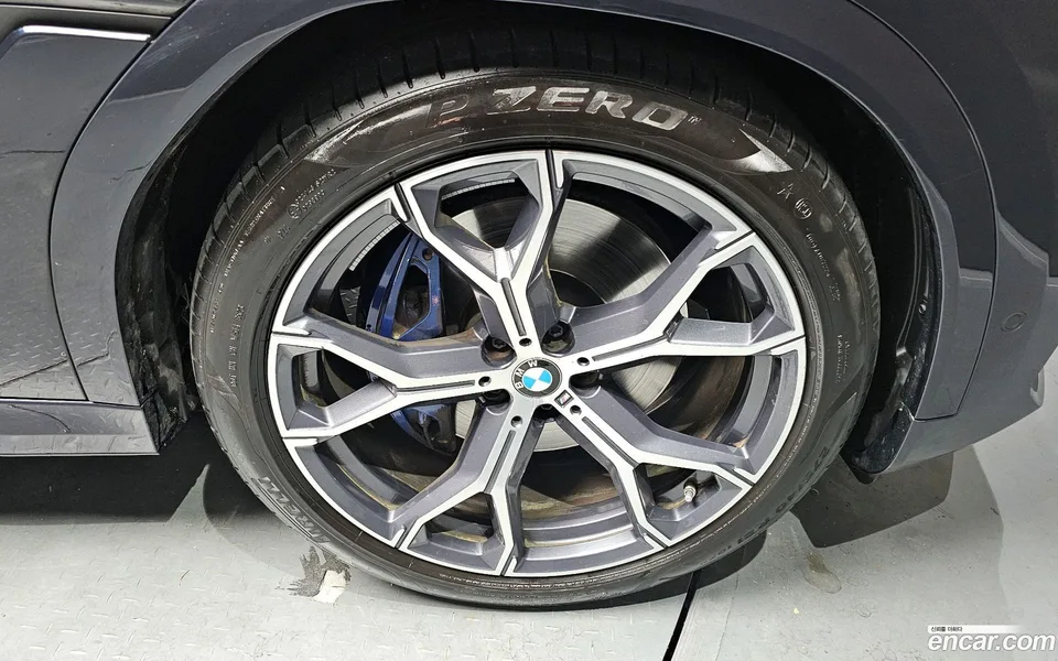 BMW X6 xDrive40i M 2023 — миниатюра 5