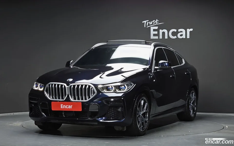 BMW X6 xDrive40i M 2023 — фото 1, купить с доставкой в Москву