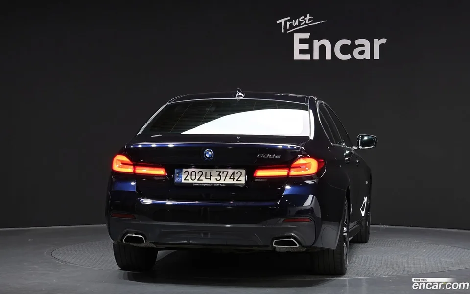 BMW 5 Series 530e M 2022 — миниатюра 4