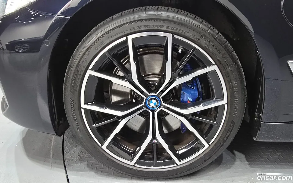 BMW 5 Series 530e M 2022 — миниатюра 5