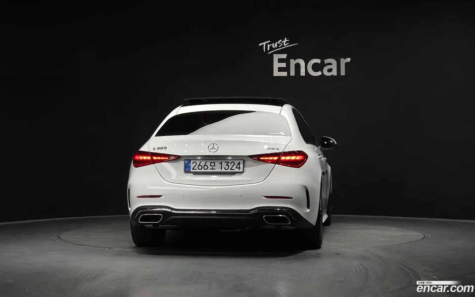 Mercedes-Benz C-Class C300 4MATIC AMG Line 2023 — миниатюра 4