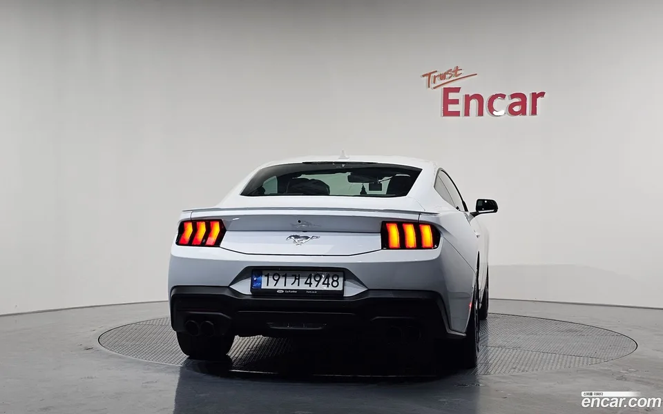 Ford Mustang 2.3 2024 — миниатюра 4