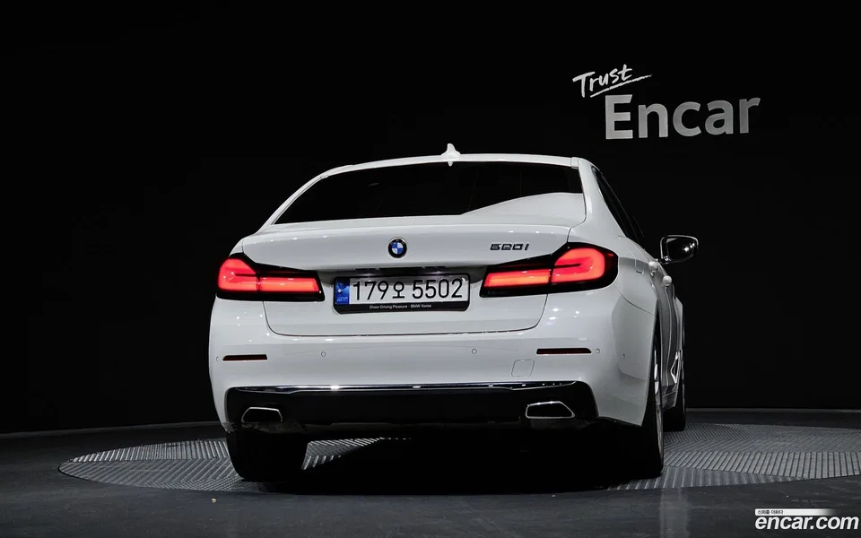 BMW 5 Series 520i 2022 — миниатюра 4