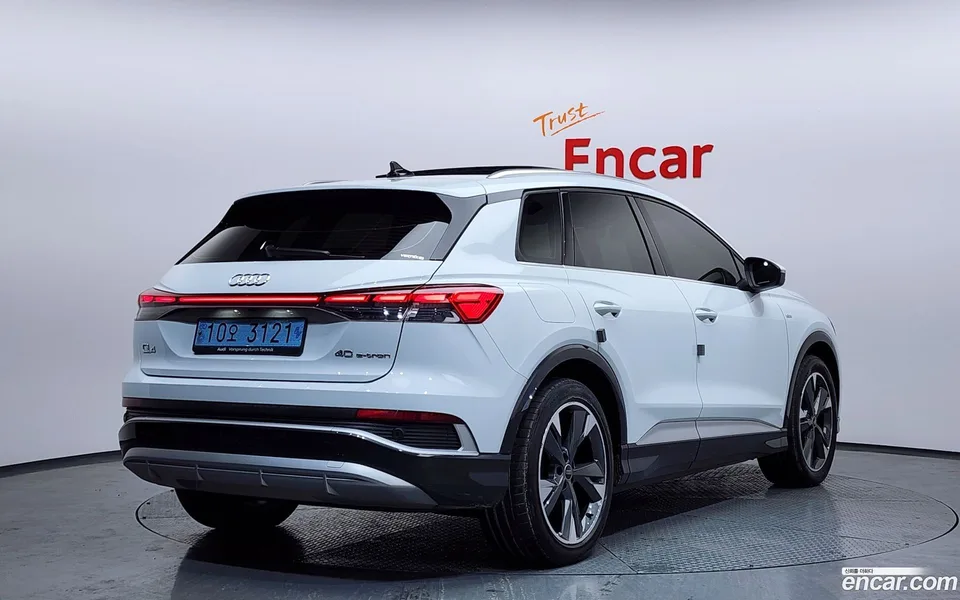 Audi Q4 e-tron 40 2023 — миниатюра 2
