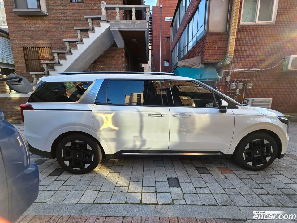 Kia Carnival 9 2024 — миниатюра 5