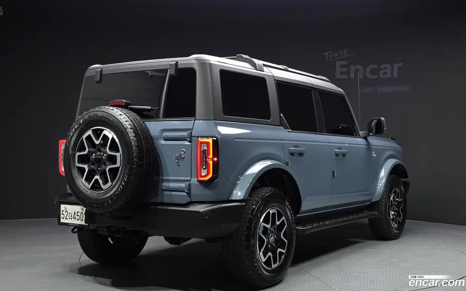 Ford Bronco 2.7 2023 — миниатюра 2