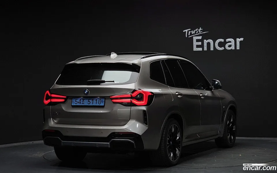 BMW iX3 M 2022 — миниатюра 2