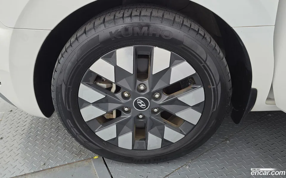 Hyundai Staria 4WD 9 2022 — миниатюра 5